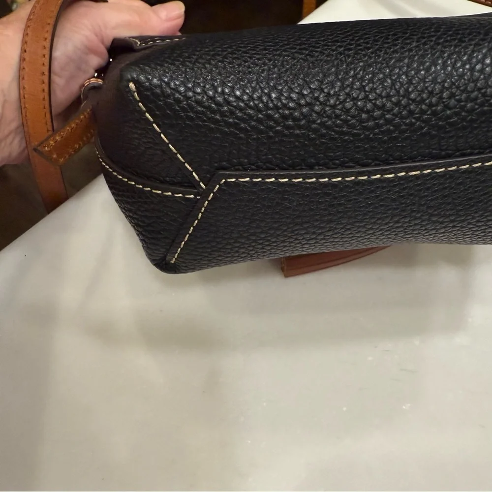 Dooney & Bourke Wexler Navy Pebbled Leather Crossbody Saddle Bag  PRISTINE!